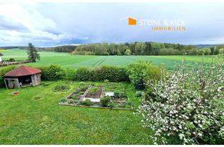 Haus kaufen in 92256 Hahnbach, Hahnbach - Zweifamilienhaus mit großem Garten und Ausbaupotential