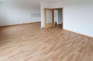 Wohnung mieten in Werner-Seelenbinder-Ring 39, 03048 Sachsendorf, Ab 15.06. frei! Endlich wieder eine P2-Wohnung mit Balkon verfügbar!