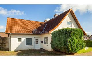 Haus kaufen in 23795 Bad Segeberg, Vermietete DHH mit Erweiterungspotential und großem Grundstück zur Neubebauung in ruhiger Lage
