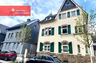 Haus kaufen in 51674 Wiehl, Gepflegtes Dreifamilienhaus mit Garten im Zentrum von Wiehl!