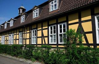 Wohnung mieten in 30419 Herrenhausen, Wohnen im historischen Pagenhaus des Schloss Herrenhausen