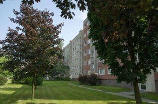 Sozialwohnungen mieten in Sanddornstr. 12, 01169 Gorbitz-Nord/Neu-Omsewitz, 3-Zimmer- Wohnung mit Balkon (WBS)!