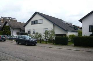 Haus kaufen in 76297 Stutensee, Stutensee-Blankenloch - Großes Zweifamilienhaus mit einer freien Wohnung