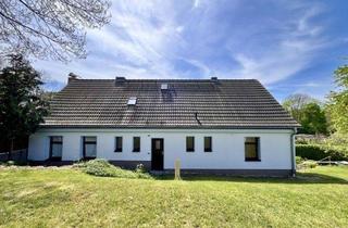 Haus kaufen in 08371 Glauchau, Zweifamilienhaus mit Potential für eine große Familie in ruhiger, zentraler Lage von Glauchau