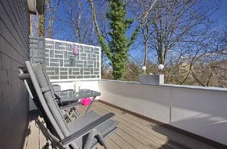 Wohnung mieten in 44799 Bochum, Bright, spacious apartment with balcony in a charming location just to the south of the city centre. Good parking and 200 metres to underground rail.