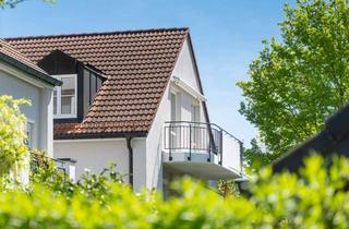 Wohnung kaufen in 85737 Ismaning, Großzügige 2-Zi. Dachgeschosswohnung mit sonnigem Balkon in ruhiger Lage, frei verfügbar