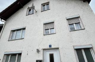 Einfamilienhaus kaufen in 94428 Eichendorf, Eichendorf - Haus im Zentrum von Eichendorf mit ausbaufähigem Dachspeicher