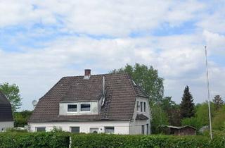 Haus kaufen in 23684 Scharbeutz, Scharbeutz - 2-Familienhaus im Ortskern Pönitz von PRIVAT
