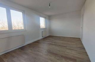 Wohnung mieten in Am Ring, 04564 Böhlen, Erstbezug nach Sanierung - 3-Raumwohnung mit großem Wohnzimmer + Laminat + EBK-Option!!!