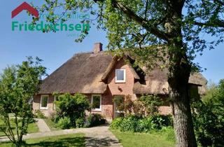 Haus kaufen in 25924 Klanxbüll, Historische friesische Reetdachkate auf großzügigem Warftgrundstück
