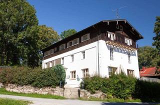 Haus kaufen in Hafenbrädlallee 10, 94252 Bayerisch Eisenstein, Geräumiges Haus mit Arberblick - bis zu 5 Wohnungen