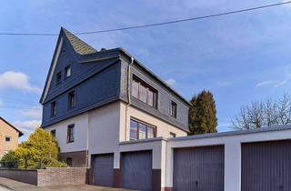 Haus kaufen in 57223 Kreuztal, Wohnhaus mit 18 Garagen und großem Grundstück