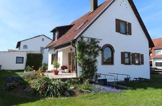 Haus kaufen in 84061 Ergoldsbach, Klein aber fein: Sanierungsbedürftiges EFH mit sonnigem Grundstück in Ergoldsbach