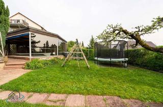 Haus kaufen in 73730 Esslingen am Neckar, Platzwunder mit Pool: Modernes Reihenendhaus in idyllischer Wohngegend