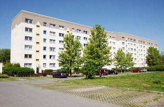 Wohnung mieten in Karl-Friedrich-Schinkel-Str. 36, 08529 Plauen, Freundliche 3-Raumwohnung mit Ausblick, Badewanne und Balkon