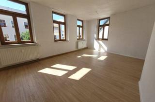 Wohnung mieten in Neumarkt, 08107 Kirchberg, neu renovierte 3-Raum-Wohnung auf dem Neumarkt zu vermieten!