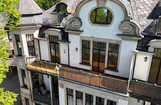 Wohnung mieten in Am Bärenstein, 08523 Plauen, Elegante Residenz: Wohnjuwel in Denkmalgeschützter Villa mit großem Balkon