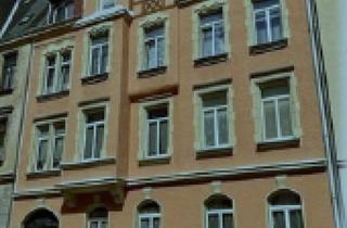 Wohnung mieten in Poststraße, 08209 Auerbach, Schöne 4 Raum Wohnung im Dachgeschoss in einem kleinen Mehrfamilienhaus mit 4 Mietparteien. Die 4-Raumwohnung mit 98 qm hat ein Bad mit Wanne und Fenster sowie einen Balkon.