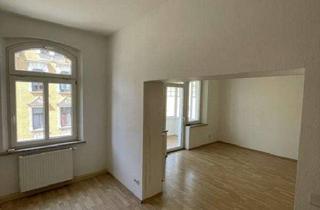 Wohnung kaufen in 08523 Hammertorvorstadt, bezugsfreie 2-Zimmer-ETW im 2. OG mit Loggia, FBH und Wanne in Plauen