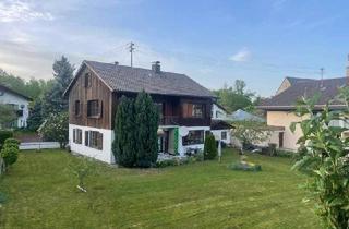 Haus kaufen in 83098 Brannenburg, Freistehendes Zweifamilienhaus in Brannenburg - EG vermietet -