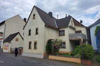 Bauernhaus kaufen in Mainzer Landstraße 75, 65589 Hadamar, Preiswertes 10-Raum-Bauernhaus in Hadamar