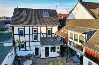 Haus kaufen in 53332 Bornheim, Bornheim - Charmantes Fachwerkhaus in ruhiger Lage! ca. 160 m² Wohnfläche - großer Garten - schöner Innenhof!