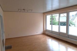 Wohnung kaufen in 71665 Vaihingen, Vaihingen - Laufend modernisierte 4-Zimmer-Wohnung mit EBK, 2 Balkone in idealer, ruhiger Lage in VAI