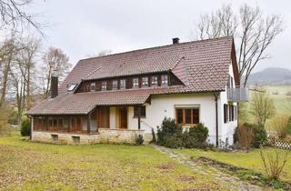 Haus kaufen in 78607 Talheim, Talheim - Tolles Zweifamilienhaus mit viel Fläche für Ihre Pferde!