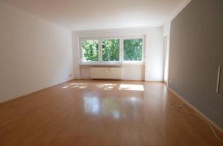 Wohnung kaufen in 76139 Karlsruhe, Karlsruhe - Helle 3 Zimmerwohnung mit großem Balkon und einem tollen Blick ins Grüne!