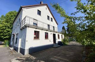 Einfamilienhaus kaufen in 66399 Mandelbachtal, Großzügiges freistehendes Einfamilienhaus mit zwei Garagen