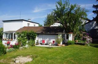 Einfamilienhaus kaufen in 60437 Nieder-Eschbach, FRANKFURT: Einmalige Gelegenheit! Einfamilienhaus auf riesengroßen Grundstück!