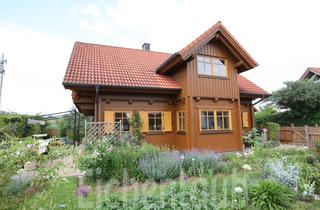 Haus kaufen in Isarecker Feld, 85368 Wang, Nachhaltiges Tiroler Holzhaus mit Bauerngarten und Charme