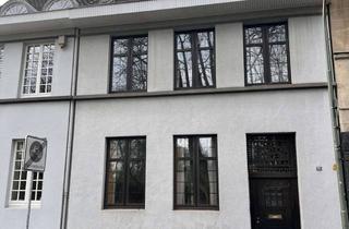 Haus kaufen in 41460 Neuss, Neuss-Drususallee: Großes 1 bis 2-Familienhaus mit Garten u. 9 Zimmern / renovierungsbedürftig