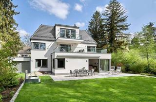 Villa kaufen in 81247 München, Geräumige Architekten-Villa von 2023 mit Blick ins Grüne, Tiefgarage und Spa-Bereich