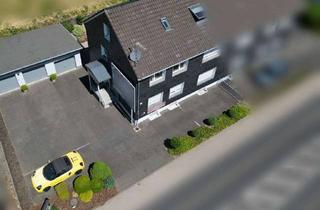 Anlageobjekt in 51515 Kürten, Vermietetes 3-Familienhaus in gefragter Lage von Kürten * Erbpachtgrundstück