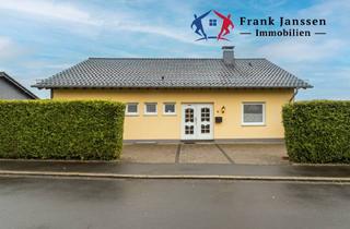 Einfamilienhaus kaufen in 54568 Gerolstein, Gerolstein - Einfamilienhaus mit Einliegerwohnung und Weitblick in Gerolstein