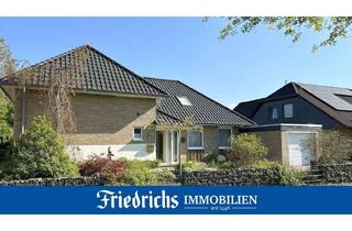 Einfamilienhaus kaufen in 26215 Wiefelstede, Modernisiertes Einfamilienhaus mit Garten, Teich und Außensauna in ruhiger Wohnlage in Wiefelstede