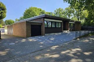 Haus kaufen in 27749 Mitte, Einzigartiger Bungalow in absoluter Top Lage von Delmenhorst.