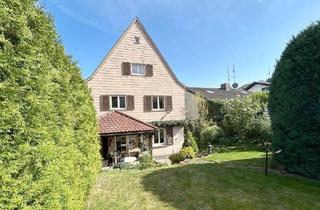 Einfamilienhaus kaufen in 70186 Stuttgart, Stuttgart - Freistehendes Einfamilienhaus mit Garage, Garten und toller Lage mit Aussicht!
