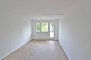 Wohnung mieten in Oberröblinger Straße 32, 06526 Sangerhausen, 4-Raum-Wohnung, 2.Etage, mit 2 PKW-Stellplätzen, Badewanne, Balkon! Bezug ab 01.08.24 möglich!