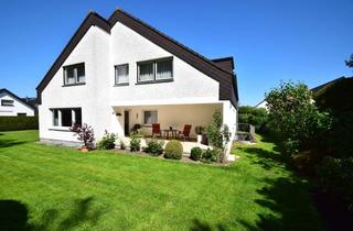 Haus kaufen in 59505 Bad Sassendorf, Attraktives Dreifamilienhaus mit vielseitigem Potenzial in Bad Sassendorf mit Garage & Garten