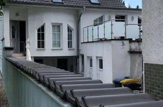 Einfamilienhaus kaufen in 56651 Niederzissen, Einfamilienhaus mit Einliegerwohnung und riesigem Garten