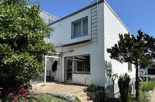 Doppelhaushälfte kaufen in 65239 Hochheim, Großzügiges Haus mit PV-Anlage, Einliegerwohnung und schönem Garten in der Weinstadt Hochheim