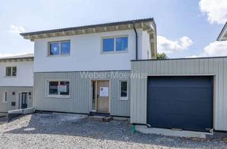 Haus kaufen in 53819 Neunkirchen-Seelscheid, *Energieeffizient und mit viel Flair* Stommel Haus DHH in beliebter Wohnlage mit Balkon und Garage