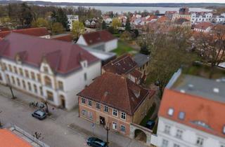 Mehrfamilienhaus kaufen in 17235 Neustrelitz, Beste Lage: Sanierungsbedürftiges Mehrfamilienhaus in bester Lage von Neustrelitz