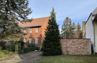 Haus kaufen in 39343 Hakenstedt, Ehemaliges Pfarrhaus mit großem Garten in einer sehr ruhigen Lage