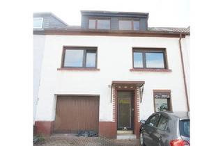 Haus kaufen in 66589 Merchweiler, Renovierungsbedürftiges 1-2 Familien Reihenmittelhaus in Wemmetsweiler zu verkaufen.