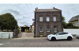 Haus kaufen in 56299 Ochtendung, Ehemaliges Bauerngehöft mit erschlossenem Bauplatz, Wohnhaus, Scheune und Nebengebäuden