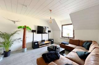 Wohnung kaufen in 41065 Dahl, Helle Altbauwohnung mit Balkon und Einbauküche