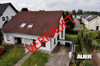 Doppelhaushälfte kaufen in 66333 Völklingen, Schöne Doppelhaushälfte mit Balkon und Garten, sowie drei KFZ- Stellplätze.